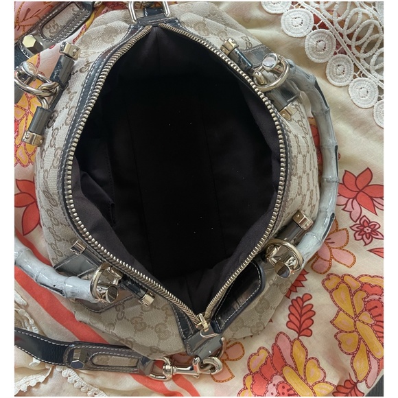 Authentic GUCCI Brown GG Monogram Shoulder Crossbody Bag - Picture 6 of 17